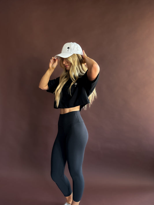 EMBROIDERED CROP TEE